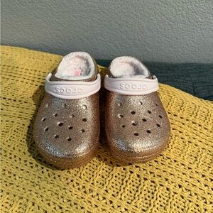 Crocs Kids Glitter Clogs - Gold and White